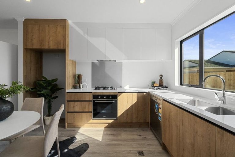 Photo of property in 324u3 Cambridge Road, Hillcrest, Hamilton, 3216