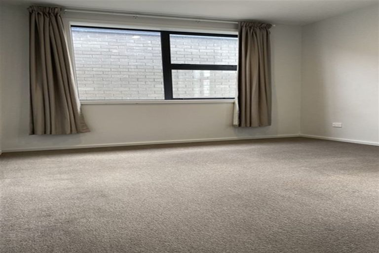 Photo of property in 32 Liberation Road, Papakura, 2110