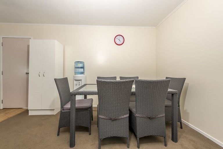 Photo of property in 26 Dovey Place, Massey, Auckland, 0614