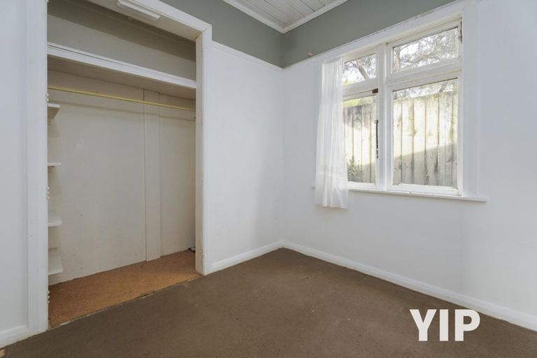 Photo of property in 190 Newlands Road, Newlands, Wellington, 6037