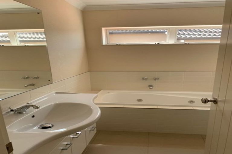 Photo of property in 33 Janway Avenue, Flat Bush, Auckland, 2016