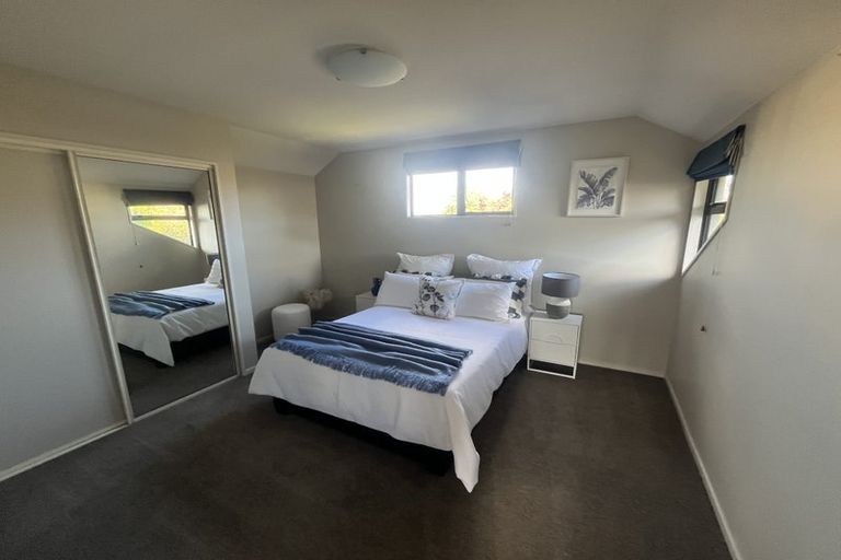 Photo of property in 74 Willowview Drive, Redwood, Christchurch, 8051