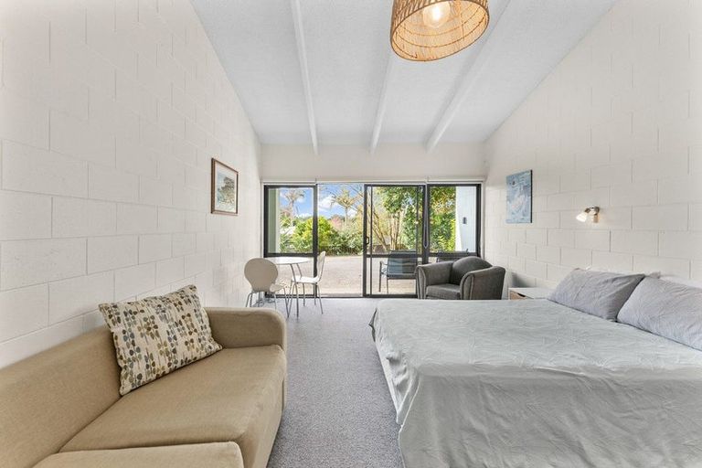 Photo of property in 51 Wairau Road, Oakura, 4314