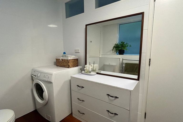 Photo of property in Greenmantle Flats, 88a Salamanca Road, Kelburn, Wellington, 6012