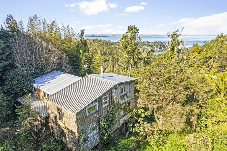 Photo of property in 620 South Titirangi Road, Titirangi, Auckland, 0604