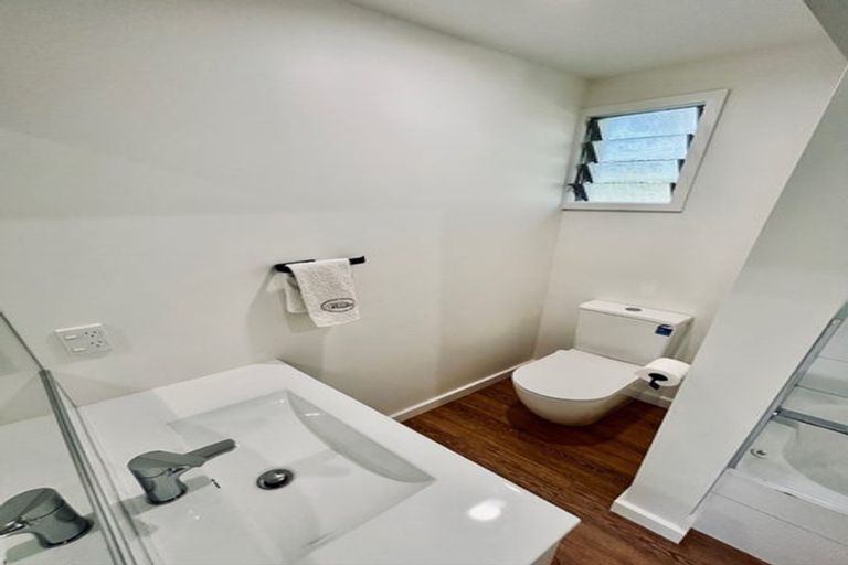 Photo of property in 1/98 Memorial Avenue, Ilam, Christchurch, 8053