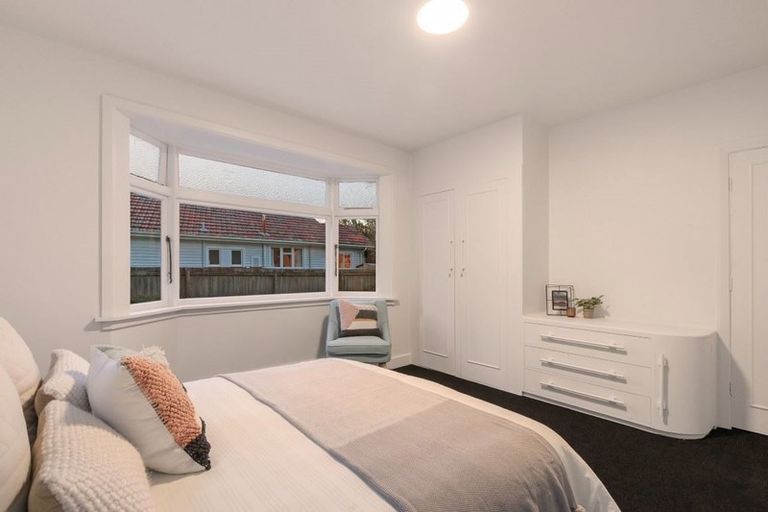 Photo of property in 211 Centaurus Road, Saint Martins, Christchurch, 8022