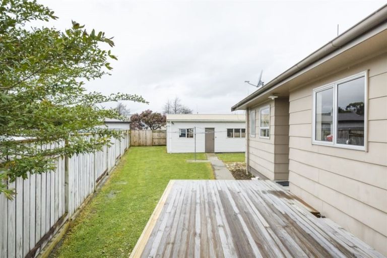 Photo of property in 61 Hillcrest Drive, Kelvin Grove, Palmerston North, 4414