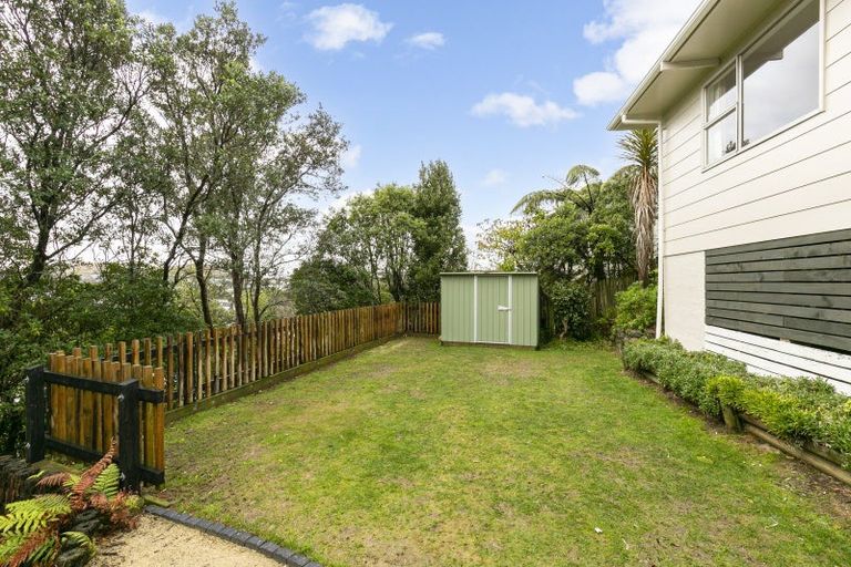 Photo of property in 85 Ruskin Road, Newlands, Wellington, 6037