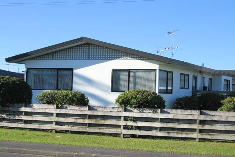 Photo of property in 145a Centreway Road, Orewa, 0931