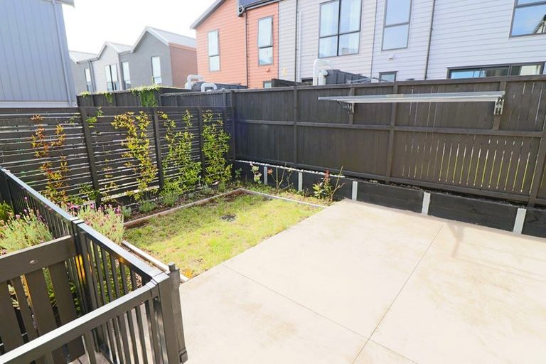 Photo of property in 9 Rangitamiro Place, Hobsonville, Auckland, 0616