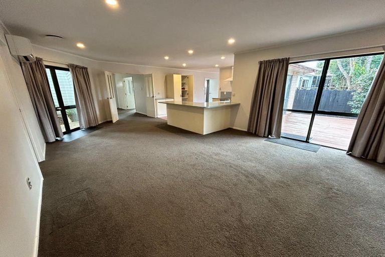 Photo of property in 72 Konini Road, Titirangi, Auckland, 0604