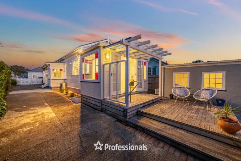 Photo of property in 17 William Street, Petone, Lower Hutt, 5012