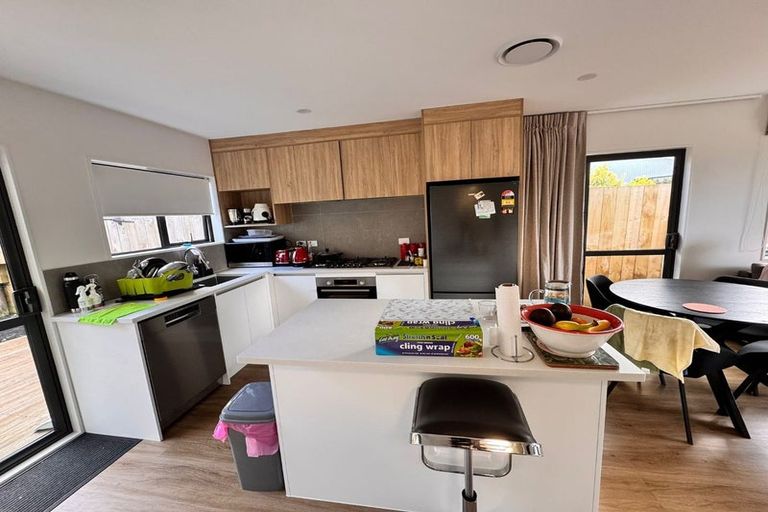 Photo of property in 11d Regency Place, Sunnynook, Auckland, 0632