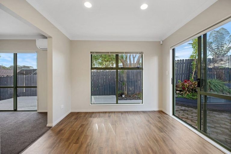 Photo of property in 6 Chadlington Avenue, Henderson, Auckland, 0612