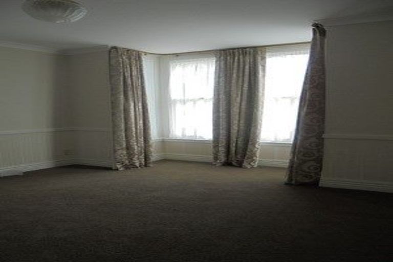 Photo of property in 127 Tasman Street, Mount Cook, Wellington, 6021