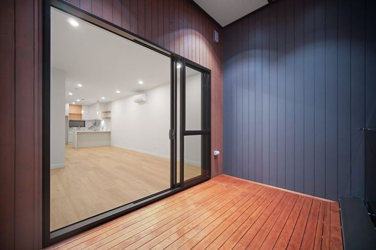 Photo of property in 4 Puihi Crescent, Massey, 0614