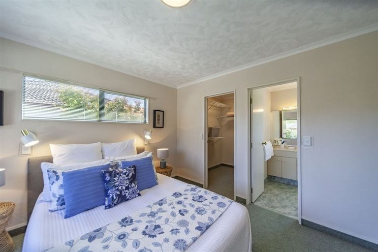 Photo of property in 3 Beaufort Place, Taradale, Napier, 4112