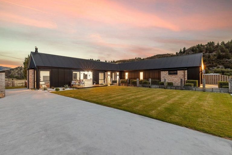 Photo of property in Luggate Park, 36 Cooper Crescent, Luggate, Cromwell, 9383