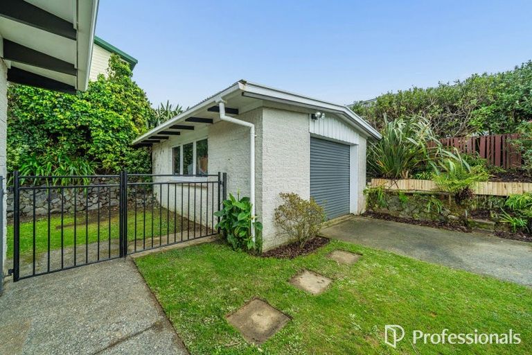 Photo of property in 6 Viscount Grove, Kelson, Lower Hutt, 5010