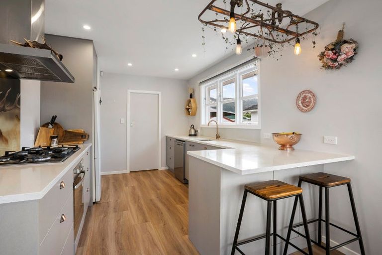 Photo of property in 89 Fraser Crescent, Elderslea, Upper Hutt, 5018