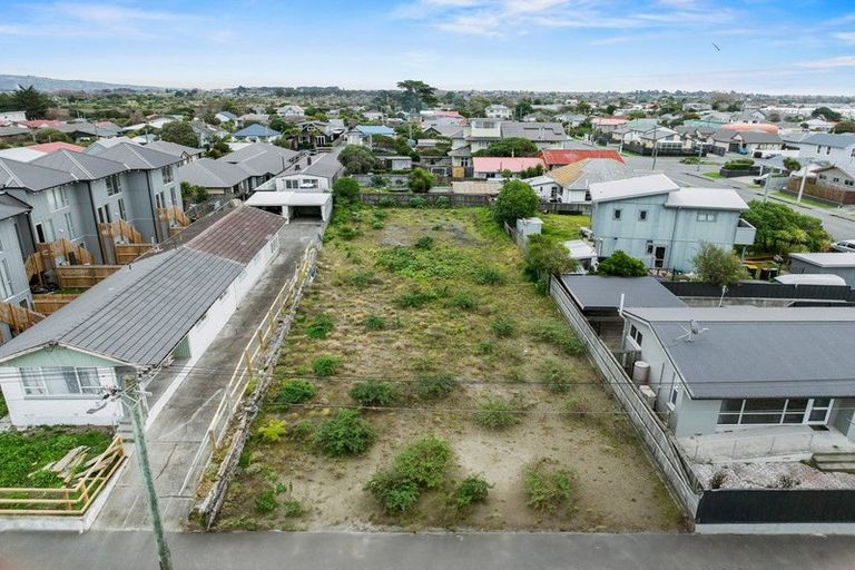 Photo of property in 243 Marine Parade, New Brighton, Christchurch, 8061