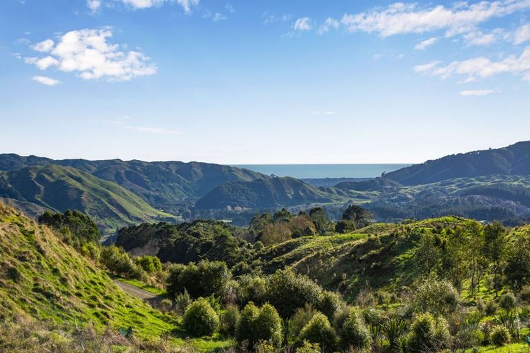 Photo of property in 409 Akatarawa Road, Reikorangi, 5391