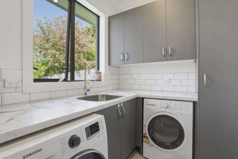 Photo of property in 11 Middleton Road, Kew, Dunedin, 9012