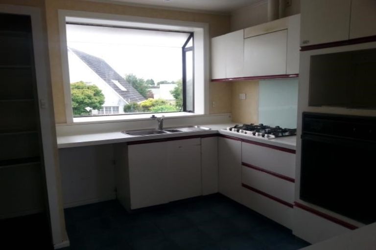 Photo of property in 1/8 Woodstock Place, Russley, Christchurch, 8042