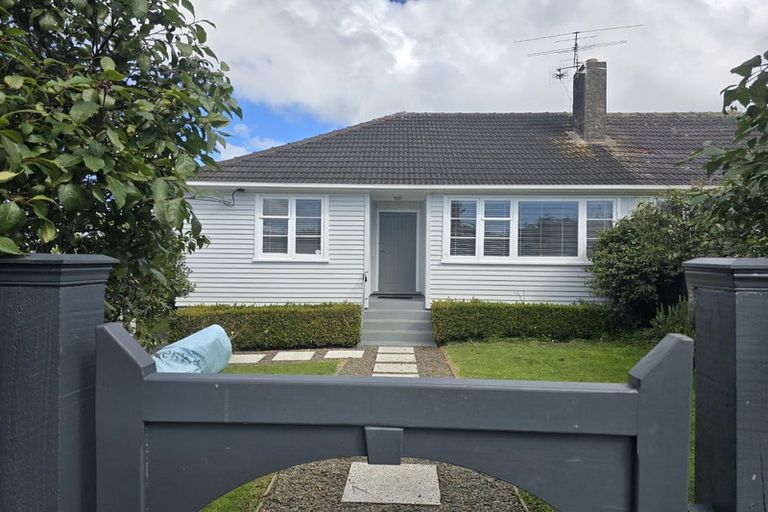Photo of property in 7a Creamer Avenue, Belmont, Auckland, 0622