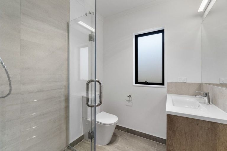 Photo of property in 324u2 Cambridge Road, Hillcrest, Hamilton, 3216