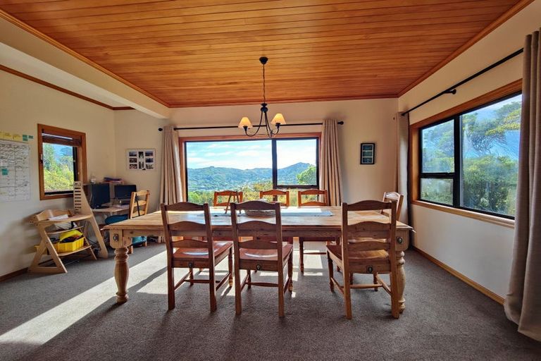 Photo of property in 32 Wrights Hill Road, Karori, Wellington, 6012