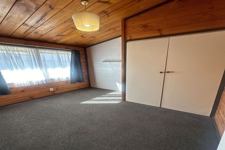 Photo of property in 3/89 Pinehaven Road, Pinehaven, Upper Hutt, 5019