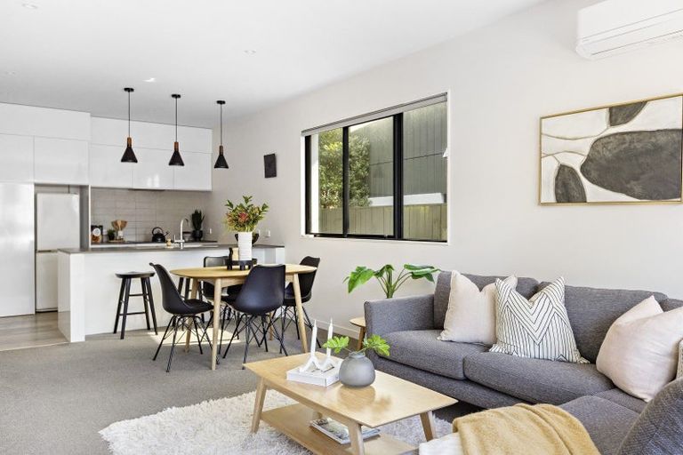 Photo of property in 19/6 Oswald Crescent, Paparangi, Wellington, 6037