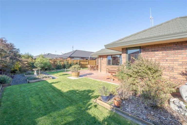 Photo of property in 44 Tennyson Avenue, Kelvin Grove, Palmerston North, 4414