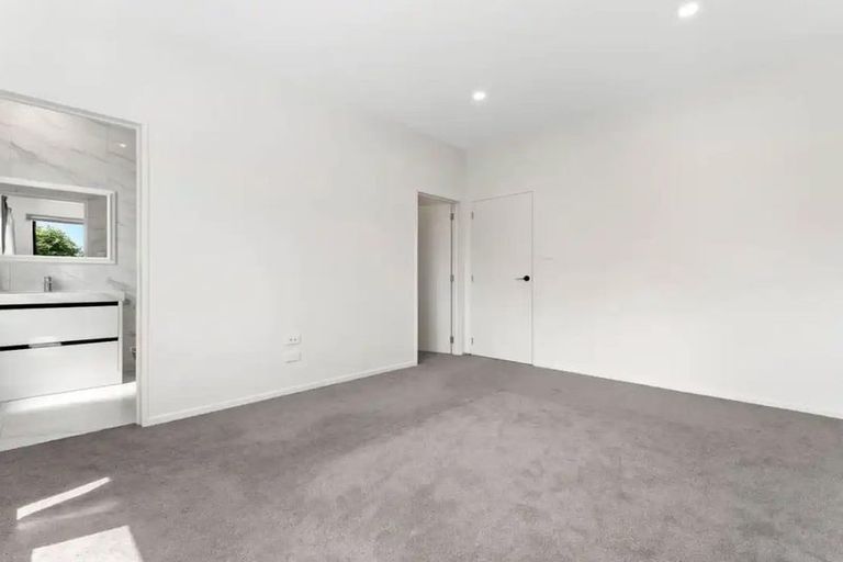 Photo of property in 14a Tapu Road, Huapai, Kumeu, 0810