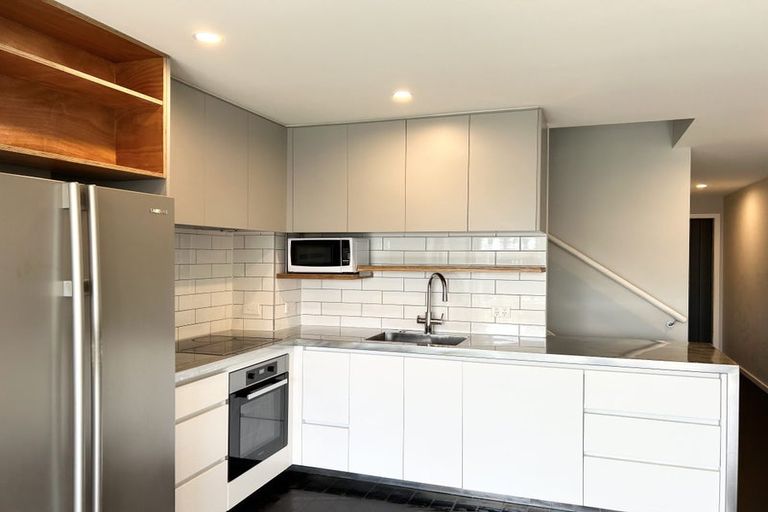 Photo of property in 642a Massey Road, Mangere, Auckland, 2022