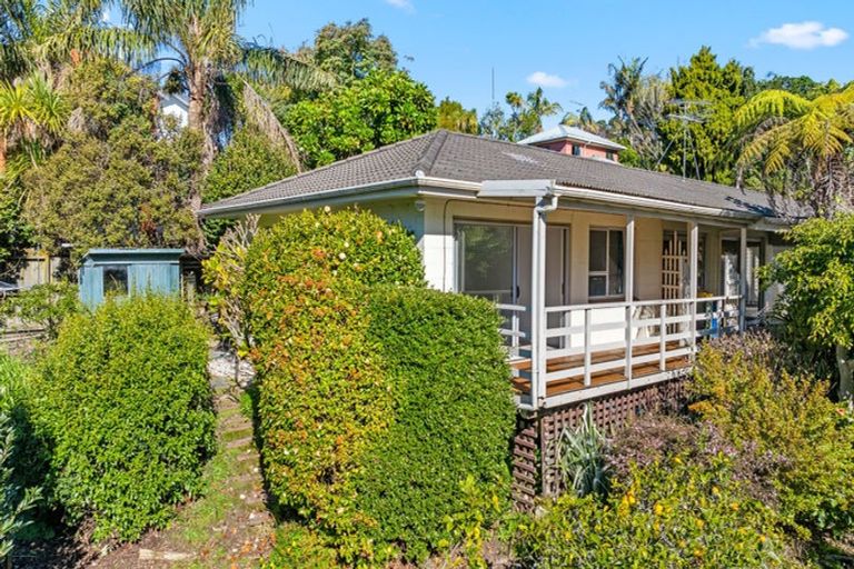 Photo of property in 2/3 Holt Avenue, Torbay, Auckland, 0630