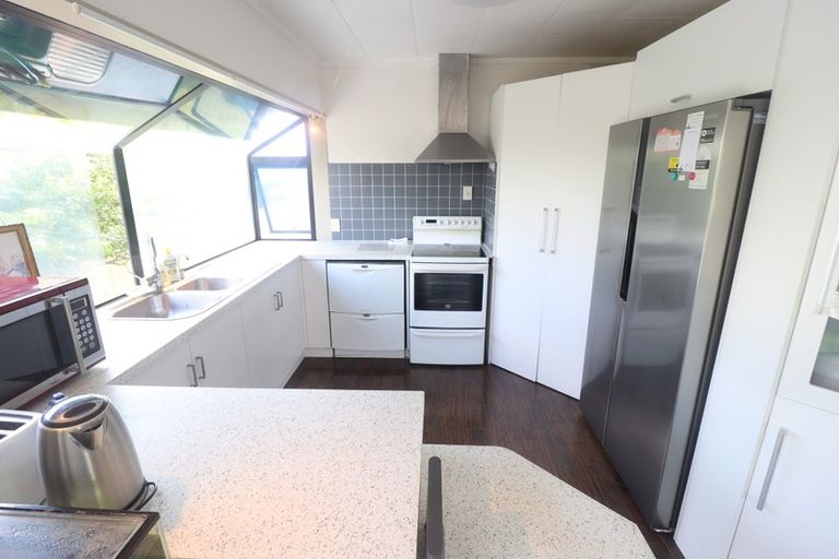 Photo of property in 2/99 Ocean View Road, Hillcrest, Auckland, 0627