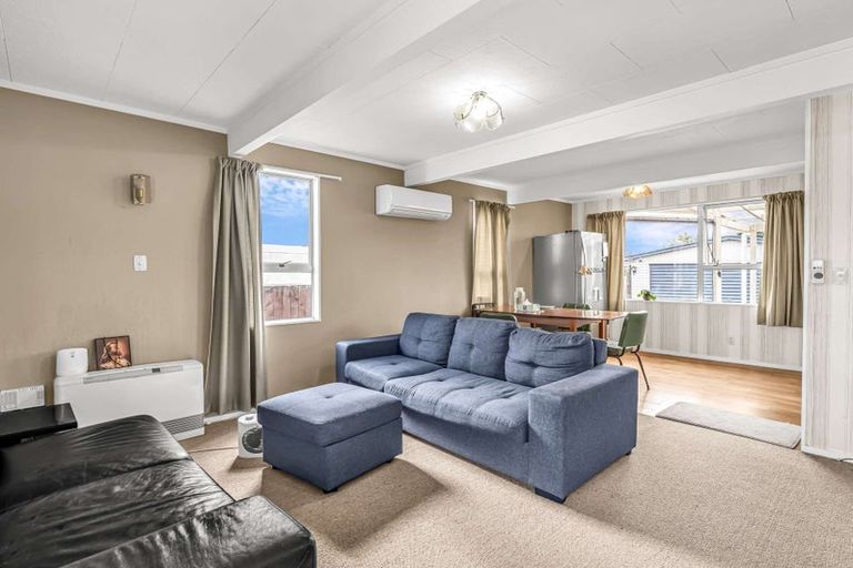 Photo of property in 62 Rennie Avenue, Milson, Palmerston North, 4414