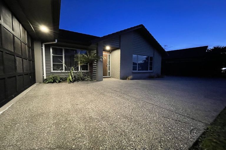 Photo of property in 5 Alvre Place, Flat Bush, Auckland, 2016