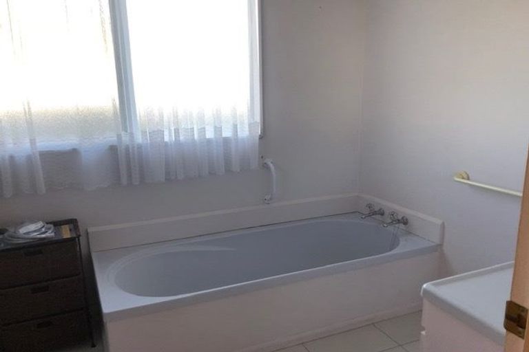 Photo of property in 142b Main Road, Waikanae, 5036