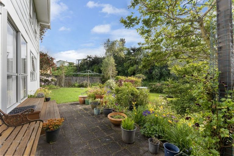 Photo of property in 14 Shaldon Crescent, Blagdon, New Plymouth, 4310