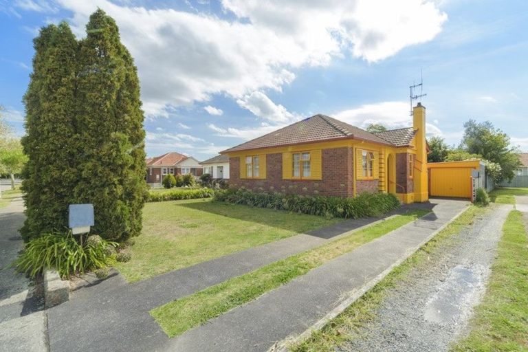 Photo of property in 121 Savage Crescent, West End, Palmerston North, 4412