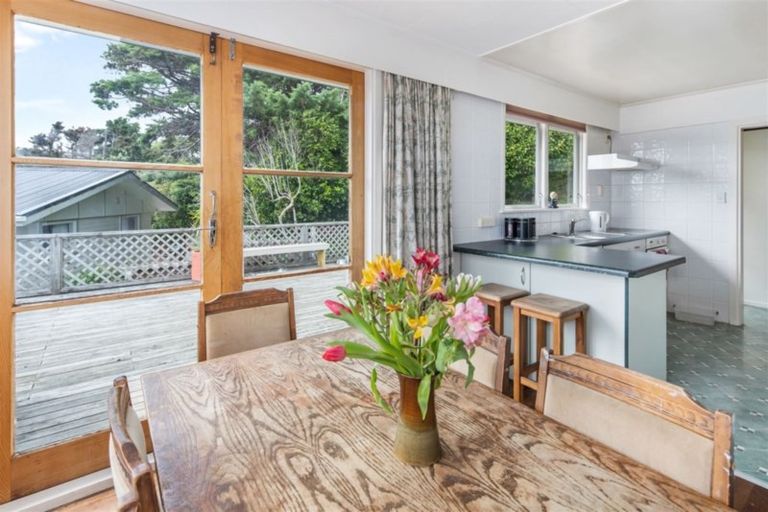 Photo of property in 3 Terrance Grove, Paparangi, Wellington, 6037