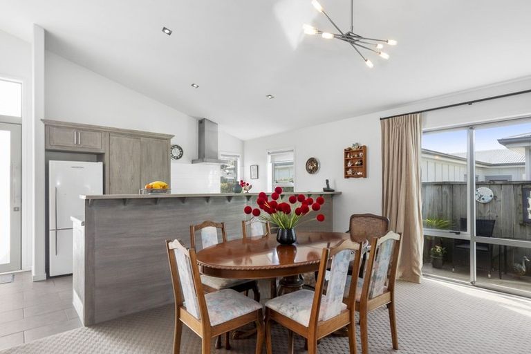 Photo of property in 1 Lennon Way, Papamoa Beach, Papamoa, 3118