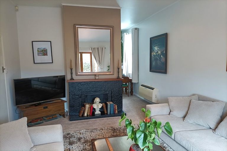 Photo of property in 17 Fernhill Terrace, Wadestown, Wellington, 6012