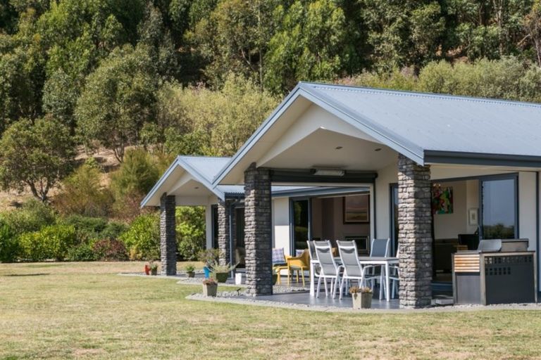 Photo of property in 64 Waipuka Road, Waimarama, Havelock North, 4294