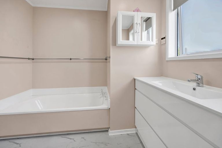 Photo of property in 35 Murdoch Street, Hawera, 4610