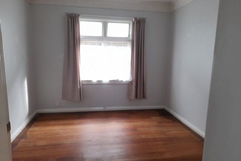 Photo of property in 9 Wood Street, Takaro, Palmerston North, 4410